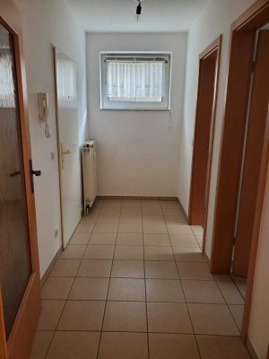 Stilvolle, sanierte 2-Raum-Souterrain-Wohnung mit gehobener Innenausstattung in Garbsen