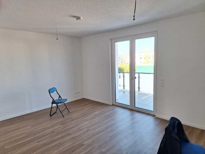 Erstbezug mit Balkon und EBK: Exklusive 2-Raum-Wohnung mit gehobener Innenausstattung in Schönefeld