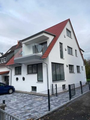 Lichtdurchflutete moderne Wohnung mit Studio
