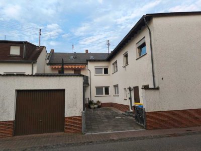 � Familienidylle mit Charme und Potenzial – Einfamilienhaus mit Einliegerwohnung in 56295 Rüber  