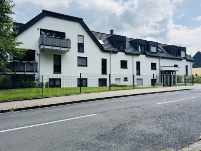 Neuwertige 3-Zimmer-Wohnung mit Balkon, Einbauküche und Außenstellplatz ab 01.09.25 frei