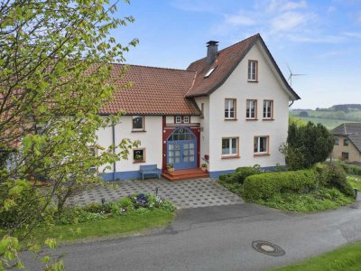 Charmantes Landhaus inmitten herrlicher Natur - mit gemütlicher Ferienwohnung und 2.401m² Grundstück