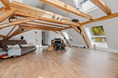 „Zwei unter einem Dach“  - einzigartiges Einfamilienhaus mit  doppeltem Wohnkomfort