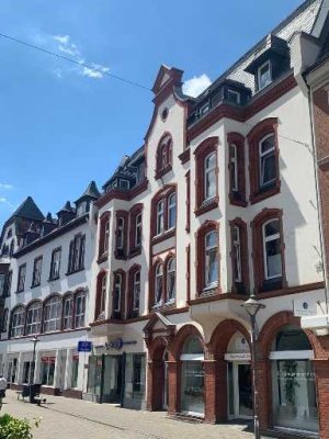 Repräsentative 5-Zimmer Wohnung im 1. OG mit Balkon in Soest