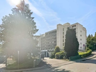 Attraktive Kapitalanlage: Vermietete 2-Zimmer-Wohnung mit Balkon, Stellplatz und Wellnessangebot