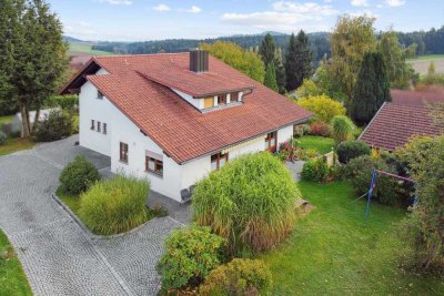 Gemütliches Familienhaus mit Einliegerwohnung im Grünen!
