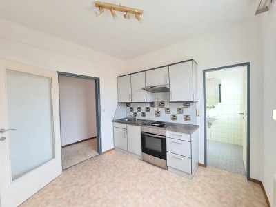 Beziehbare Mietwohnung mit unverbaubarer Freisicht sowie Südloggia samt Abstellraum
