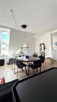"UNVERMIETET" Über den Dächern – lichtdurchflutete DG-Wohnung mit Charme, Kamin & Ausbaureserve