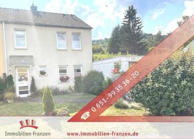 Reihenhaus mit Terrasse, Garten und Stellplätzen – ideal für die ganze Familie!