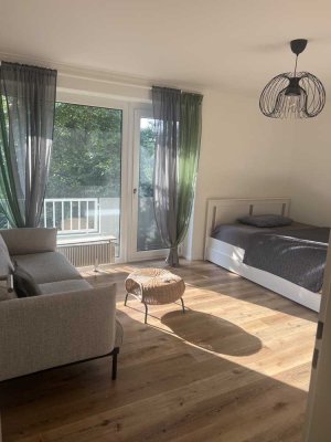 Exklusive, modernisierte 1-Zimmer-Wohnung mit Balkon in Düsseldorf