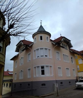 Großzügige Wohnung in Stadtvilla