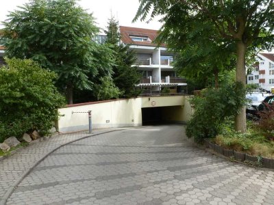 Charmante 3-Raum Wohnung mit Balkon, Tiefgarage & Modernisierungspotential