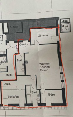 Möblierte, neuwertige 4-Zimmer-DG-Wohnung mit luxuriöser Innenausstattung in Neuburg an der Donau