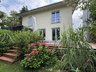 Schönes Einfamilienhaus in zentraler Lage mit eingewachsenem Garten und niedrigem Energieverbrauch