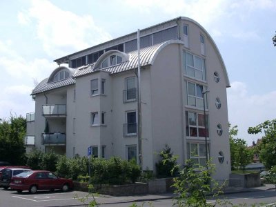 Helle 3-Zimmer Wohnung mit Einbauküche und 2 Balkonen