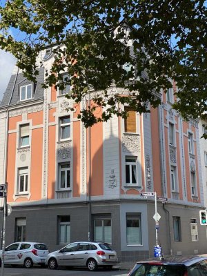 Charmante 4-Zimmer-Altbauwohnung in Rödelheim