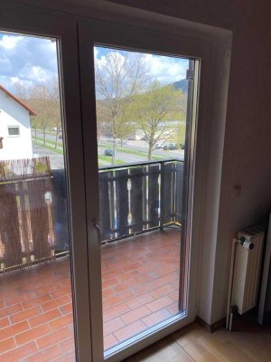 950 € - 110 m² - 4.0 Zi.
Sauna 
Einkaufsmöglichkeiten und Arzte in 15 min zu Fuß erreichbar