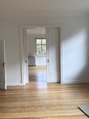 3 Zimmer Wohnung mit Balkon in Jugendstilvilla