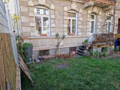 Darmstadt-Johannesviertel: 4 Zi.-Altbau-Whg. mit 2 Balkon und eigenem Garten