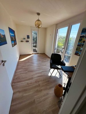 Luxuriöses Business WG-Zimmer mit eigenem Bad und Tiefgaragen Stellplatz