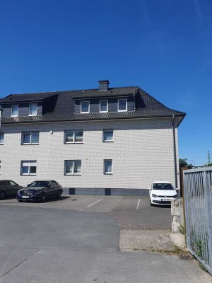 Schöne und vollständig renovierte 3-Raum-DG-Wohnung in Bielefeld