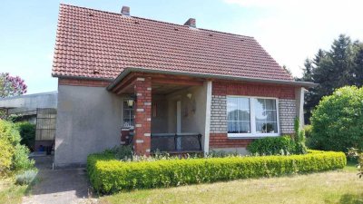 LÄNDLICHES EINFAMILIENHAUS AUF SUPER GRUNDSTÜCK