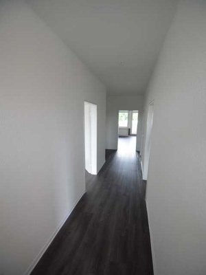 Renovierte, helle 3-Zimmerwohnung mit Balkon.