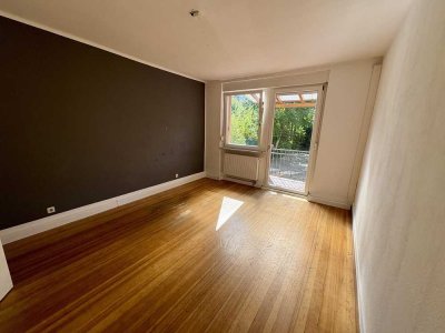 Einmalig: 3 Zimmerwohnung in zentraler Lage mit 280qm großem Garten