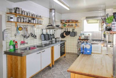 Monteurzimmer, Wohnen, Eventhalle und Gaststätte auf 560 m² in Neubrück/Wendeburg