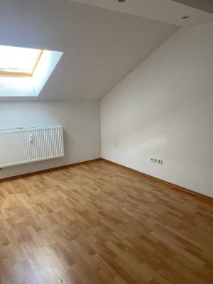 Gepflegte 3-Zimmer Dachgeschosswohnung in Ludwigshafen-Mundenheim