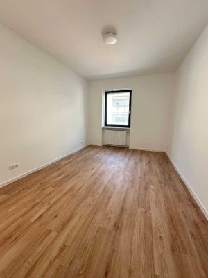 Frisch und hochwertig sanierte 3-Zimmer-Wohnung in der charmanten Karlsruher Südstadt