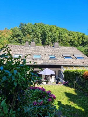 Charmantes Reihenmittelhaus in Leubsdorf – Modernes Wohnen mit Garten und Garage