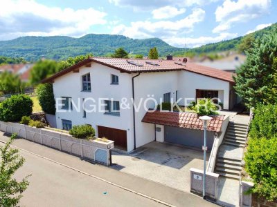 Kernsanierte und exquisite Residenz mit sonnigem Garten und 1-Zimmer ELW - nahe Burg Hohenzollern!