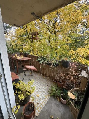 Südviertel-Helle, gepflegte 2ZKB im 1.OG mit 2 Balkonen, Parkett und Blick ins Grüne