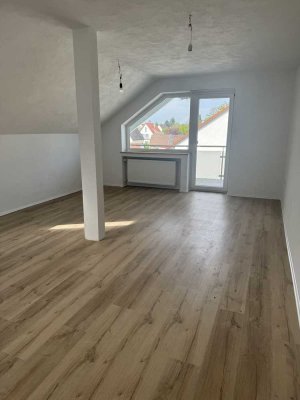 Klimatisierte 3,5 Zimmer DG Wohnung in Illertissen - neu renoviert!