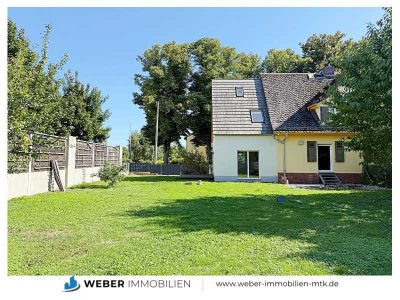 ZWEI Doppelhaushälften auf RIESIGEM SONNEN-Grundstück in ZENTRALER Lage