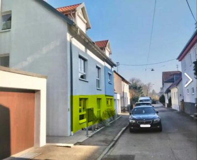 Barrierefreie 4-Zimmer Erdgeschosswohnung mit Garten und Garage in Berkheim