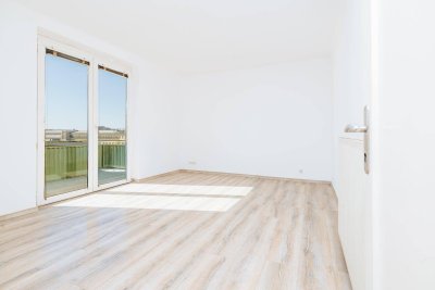 HIGHLIGHT I TOP-AUSGESTATTETE KÜCHE I ZENTRAL &amp; NÄHE BAHNHOF I 4. STOCK MIT LIFT I RENOVIERT I MODERNE DUSCHE I HAUSTIERE WILLKOMMEN I STILVOLLES WOHNEN I DURCHDACHTER GRUNDRISS I PROJEKT WOHNEN