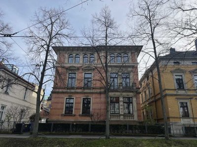 Stilvoll sanierte Altbauwohnung mit Blick auf die Quadriga – 107 m², 3,5 Zimmer, unmöbliert, top Lag