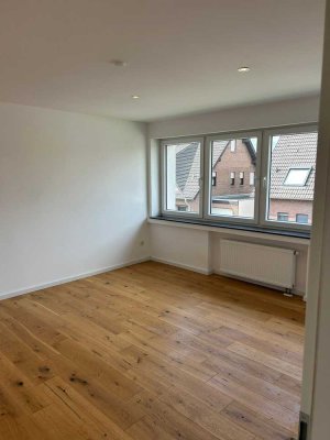 Kernsanierte lichtdurchflutete 2-Zimmer Wohnung