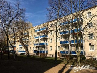 Schöne 3 Raum Wohnung mit Balkon zu vermieten!