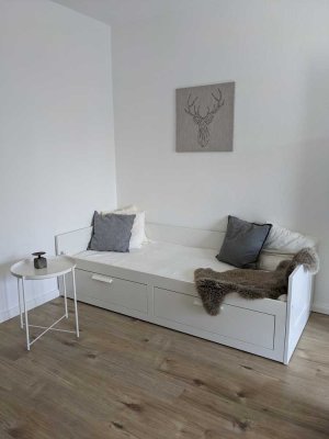 Modern möbliertes 1-Zimmer-Apartment mit Balkon & Stellplatz im schönen Wuppertal-Lichtscheid
