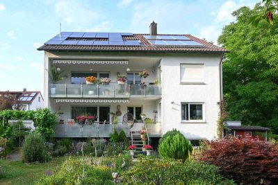 Geschmackvolle, modernisierte 4-Raum-Wohnung mit geh. Innenausstattung mit Balkon und EBK