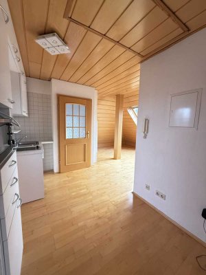 Gemütliche Dachgeschosswohnung zu vermieten (auf Wunsch auch möbliert)