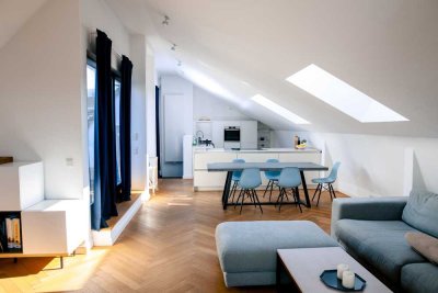 CORPORATE APARTMENT (3-bedrooms, skyline views) in trendy Bahnhofsviertel