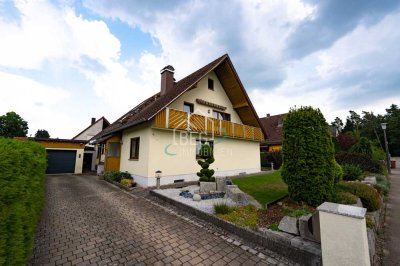 Vielseitiges Wohnhaus mit ausgebautem Spitzboden, Sauna und Gartenoase