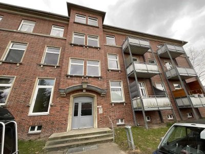 2 Zimmer-Wohnung mit modernem Duschbad, Einbauküche und Balkon