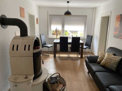 Sehr schöne 3,5 Zimmerwohnung mit Balkon, EBK und Kamin in Kirchhausen