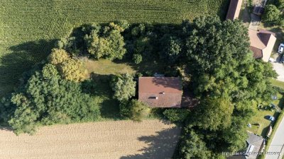 RESERVIERT - Renovierungsbedürftiges Landhaus in Alleinlage auf wunderschönem Grund!