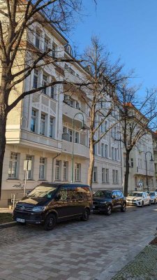Großzügige 4-Raum-Wohnung mit Dachterrasse nahe Hasselbachplatz wartet auf Sie!